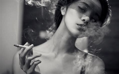 很有味道的抽烟的女人图片壁纸 壁纸图片大全