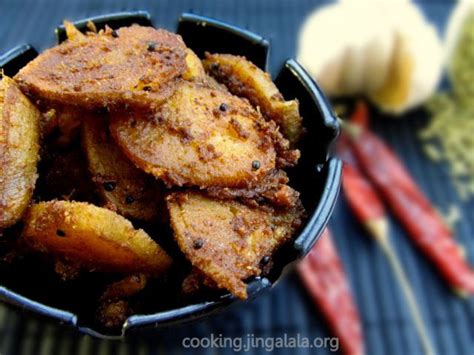 Place the fritters on a paper towel to remove excess oil. Raw banana fry - Vaazhakai varuval | Cooking Jingalala