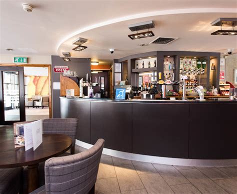 Tripadvisor traveller rating based on 1,742 reviews premier inn is the uk's biggest hotel chain. Premier Inn London Kew Bridge Hotel (Brentford) - Reviews ...