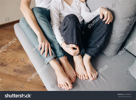 Close Picture Feet Hands Brother Sister Foto Stock 367409687 Shutterstock