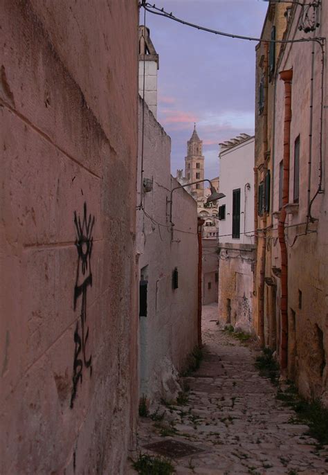 Pink Lady Matera Cityscape At Dusk Frieda Flickr