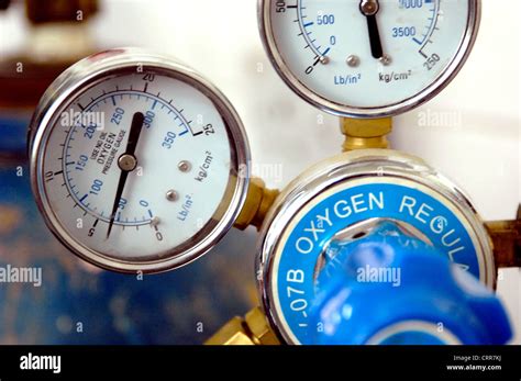 Oxygen Regulator Pressure Gauge Stock Photo Alamy