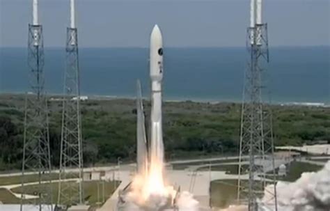 Liftoff Atlas Rocket Launches Us Spy Satellite Into Orbit