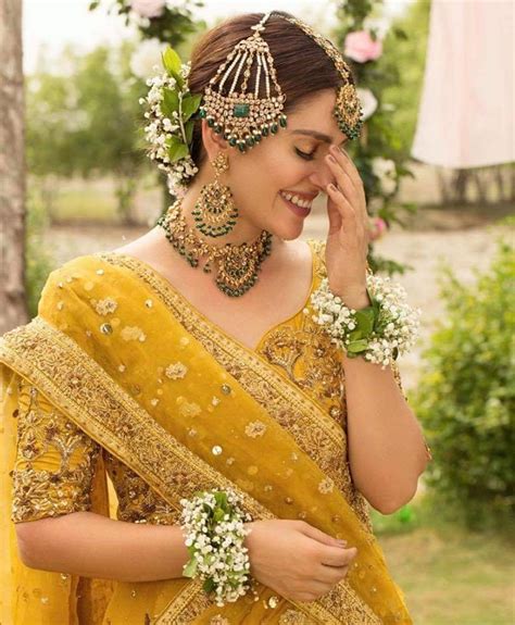 Ayeza Khan Looks Dreamy Girl In Her Bridal Photo Shoot Daily Infotainment