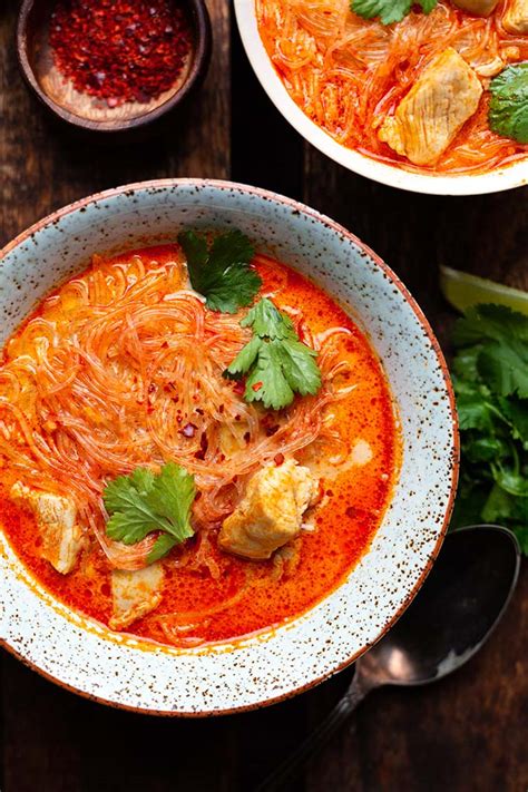 Thai Suppe mit Hähnchen und Kokosmilch 20 Minuten