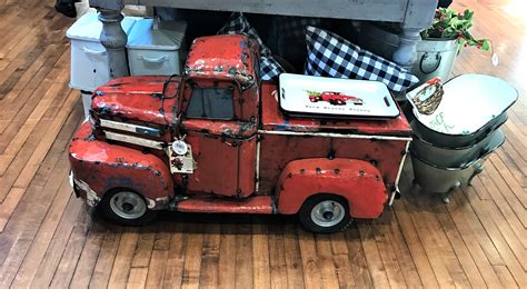 The pioneer woman flea market traveling vines treat jar, red. Cute Truck at the Pioneer Woman Mercantile - Livin' Life ...