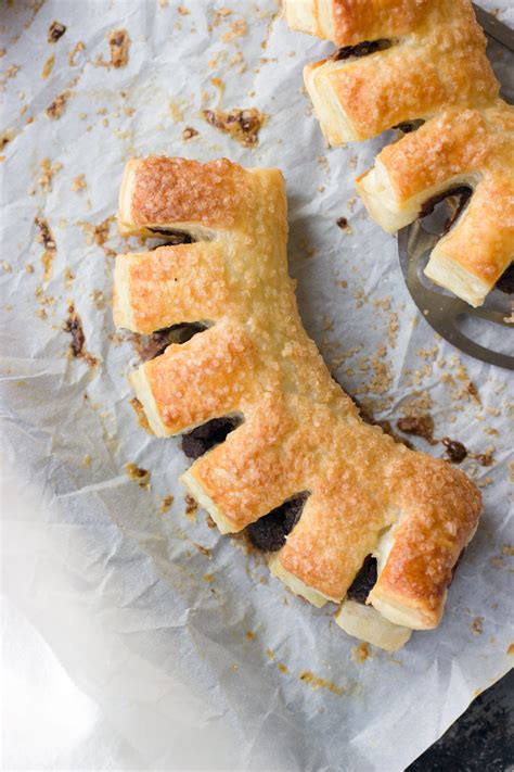 Recipe Mini Puff Pastry Bear Claws With Chocolate Filling Kitchn