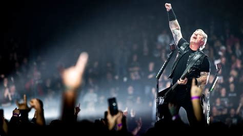 Like black sabbath and iron maiden before, metallica has managed to transcend the genre from which it originated. Metallica in Nashville: concert setlist includes Loretta ...