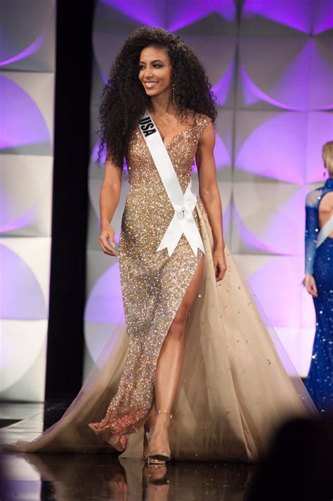 Miss Universe Preliminary Competition Evening Gown Talking With