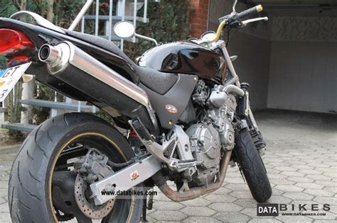 The last few years have seen a phenomenal boom in the popularity of. 2002 Honda Hornet 600
