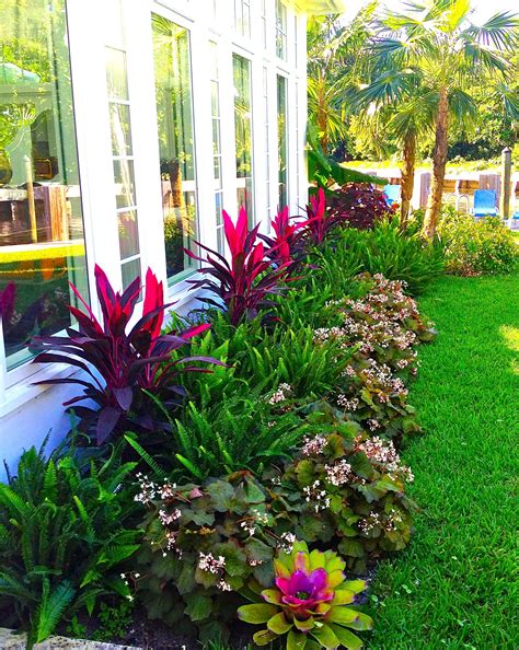 Stunning Way To Add Tropical Colors To Your Outdoor Landscaping