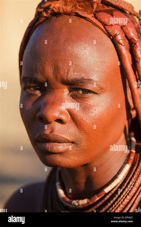 People Women Namibia Himba Women Fotos Und Bildmaterial In Hoher