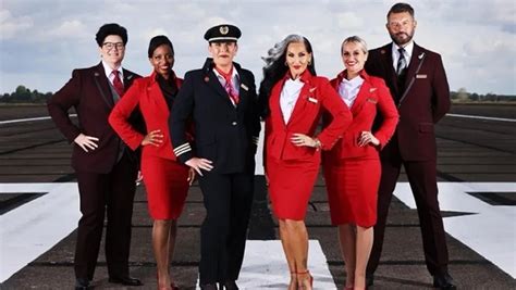 virgin atlantic deja que azafatas y pilotas se vistan como hombres noticias de turismo reportur