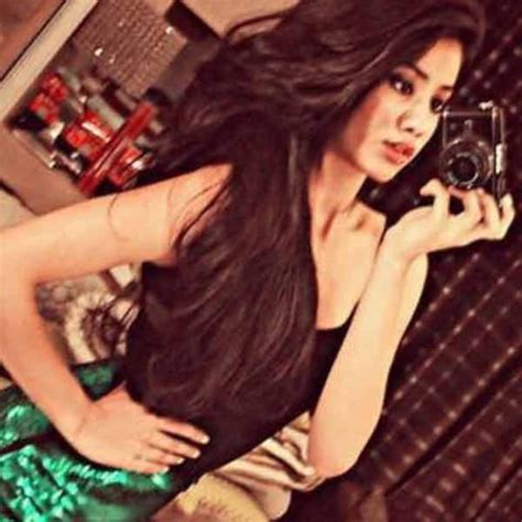 Sridevis Daughter Jhanvi Kapoor Knows How To Flaunt Her ‘swag Here