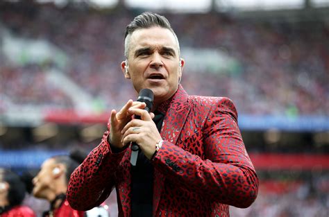Robbie Williams Flips Off Camera at World Cup; Fox Apologizes ...