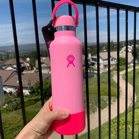 Two Toned Neon Pink Prism Pop Limited Edition Hydro Flask Sidelineswap