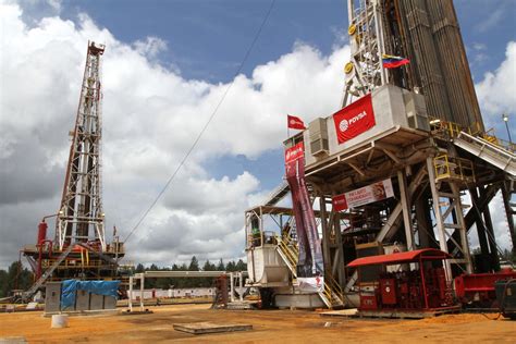 Industria petrolera produce toda la gasolina que requiere el país: Nicolás Maduro - Enterate24.com