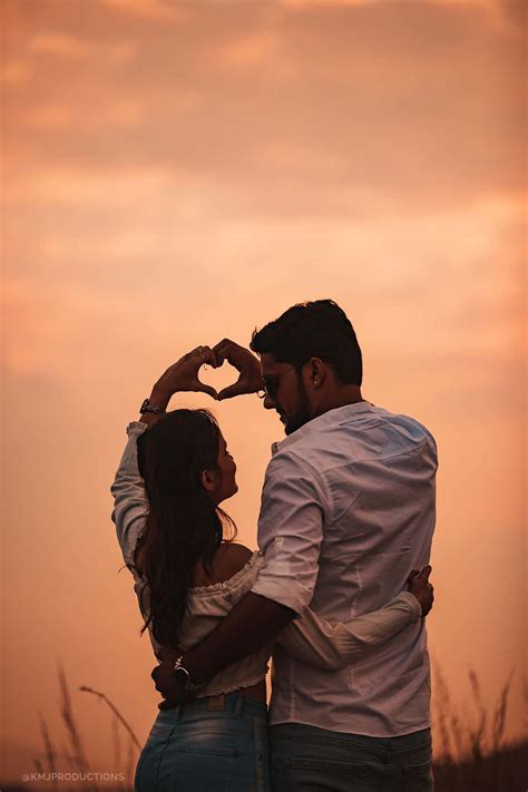 Download Couple Sunset Pictures