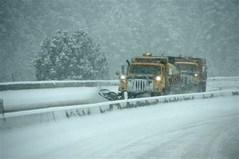 4 Amazing Ways Snow Plow Tracking Can Help With Snow Removal