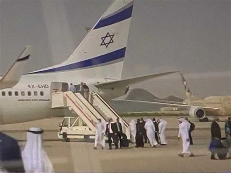 First Commercial Israel Uae Flight Lands In Abu Dhabi