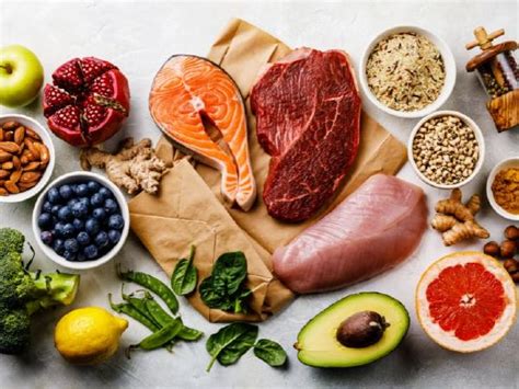 The diet is therefore predominantly based on vegetables, fruit and raw food diets by their nature include less trans fats and additives, will be lower in saturated fat and will often be less calorific than western diets. Weight loss: All you need to know about raw foodism detox ...