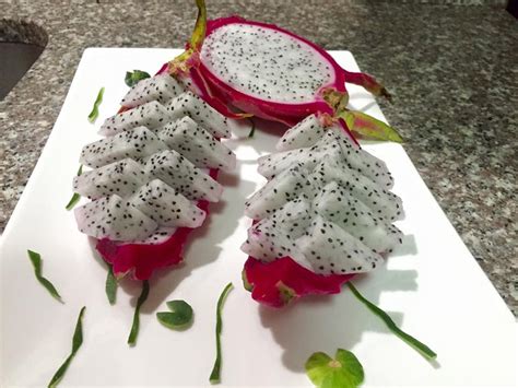 How To Cut Dragon Fruit Youtube