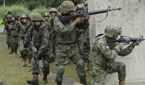 Los personajes de salma hayek y. El Ejército Mexicano licita la adquisición de miles de ...
