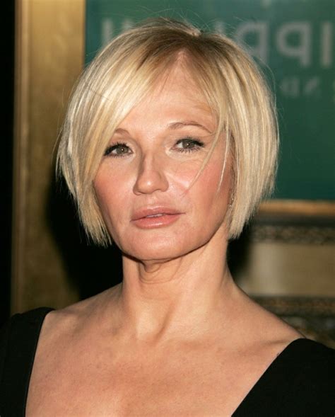 Les coupes tendances à adopter après 50 ans. Beauté : 19 plus belles exemples coiffure courte moderne femme 70 ans visage carre - NoScrupules ...
