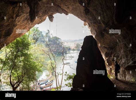 Tourist In Sadan Cave Aka Saddar Caves Hpa An Kayin State Karen