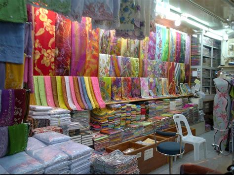 Pasar besar siti khadijah, nama asalnya pasar buluh kubu. Pasar Besar Siti Khadijah Pasar yang Terkenal di Kelantan ...