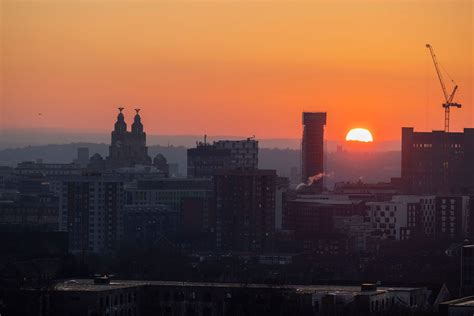 Beautiful Pictures Capture Spectacular Sunsets Over Merseyside