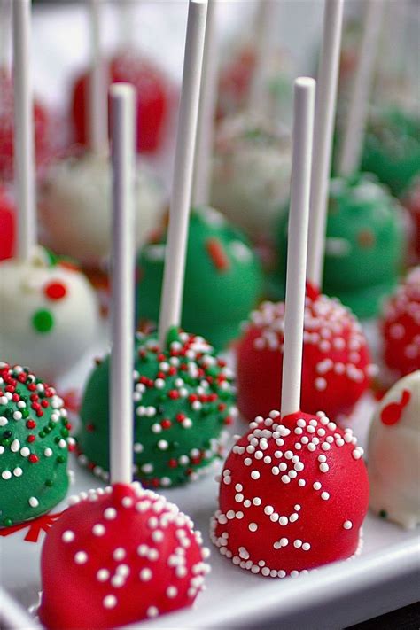 Christmas pudding christmas cake pops recipe. 18 Christmas Cake Pops No One Will Be Able to Turn Down ...