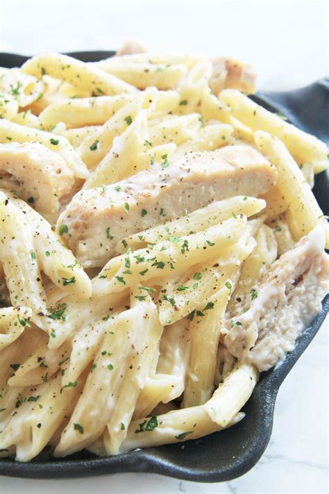 One Pot Garlic Alfredo Chicken And Penne The Tasty Bite