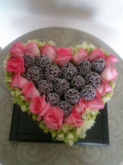 Check spelling or type a new query. Corazón de fresas decoradas con chocolate | Floristería ...
