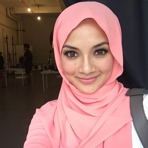 Jom tengok neelofa masak apa.menu pkp neelofa. Neelofa Nafi Bertudung Kerana Mahu Lariskan Jualan (12 ...