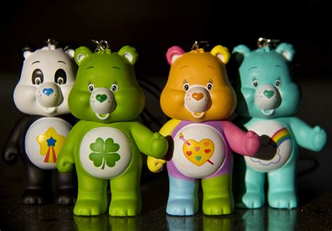 Neue, kindgerecht erzählte und gezeichnete episodenabenteuer der weltweit populären glücksbärchis. secretfresh: Carebears: Share-A-Bear Series