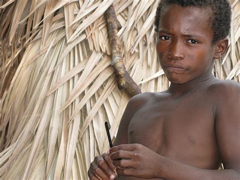 フリー画像 人物写真 子供ポートレイト 少年 男の子 外国の子供 アフリカの子供 マダカスカル人 画像素材なら無料フリー写真素材のフリーフォト