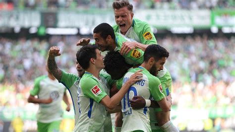Der zweitligaklub hingegen steht dicht vor seinem ersten sprung in das. Relegation: VfL Wolfsburg gegen Holstein Kiel live im ...