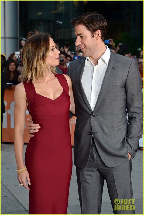 joseph gordon levitt and emily blunt looper premiere at tiff photo 2715840 bruce willis