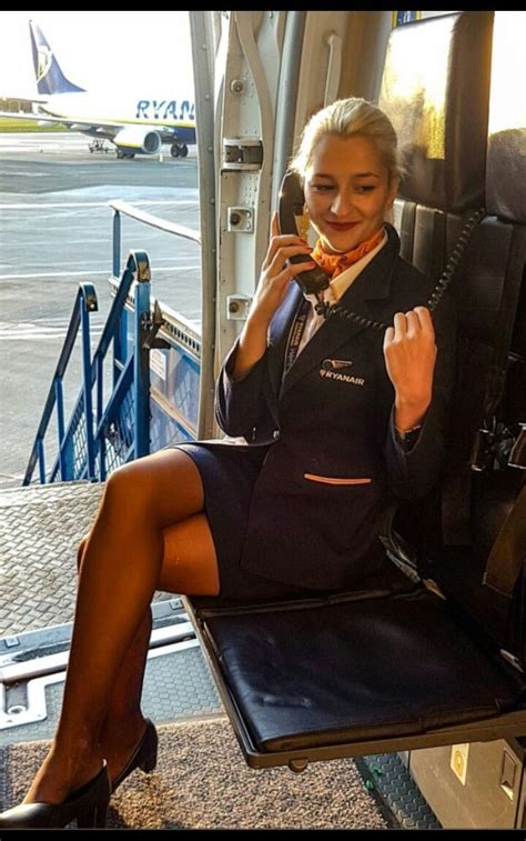Pin By Mainca Welding On Stewardesses Flight Attendant Fashion Sexy