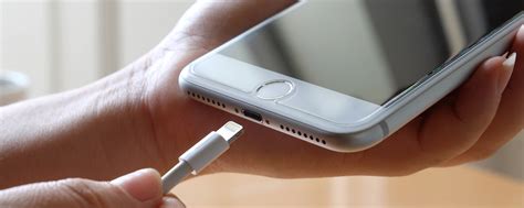 How to Tell If Your iPhone Is Charging When It’s On or Off
