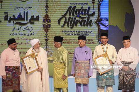 Sakaran dandai di anugerah sebagai tokoh maal hijrah peringkat kebangsaan 1439h/2017m. Zaini Ujang Tokoh Maal Hijrah Kebangsaan