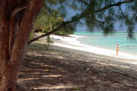 Beach On Rarotonga S South East Coast