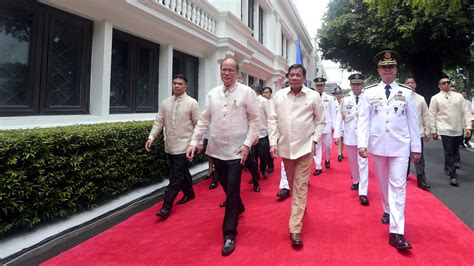 philippines new president rodrigo duterte vows tough stance on crime the new york times