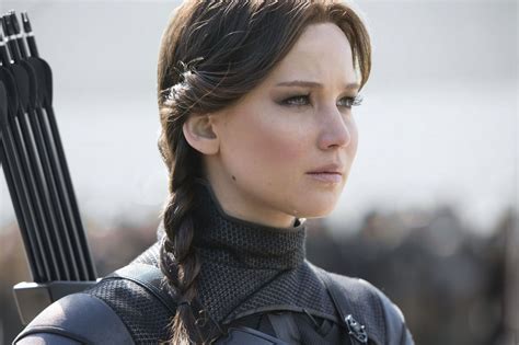 Hunger games fans will recall the moment when they first read mockingjay, and katniss everdeen voted in favor of reinstating the dreaded games. Wallpapers The Hunger Games Jennifer Lawrence Natalie ...
