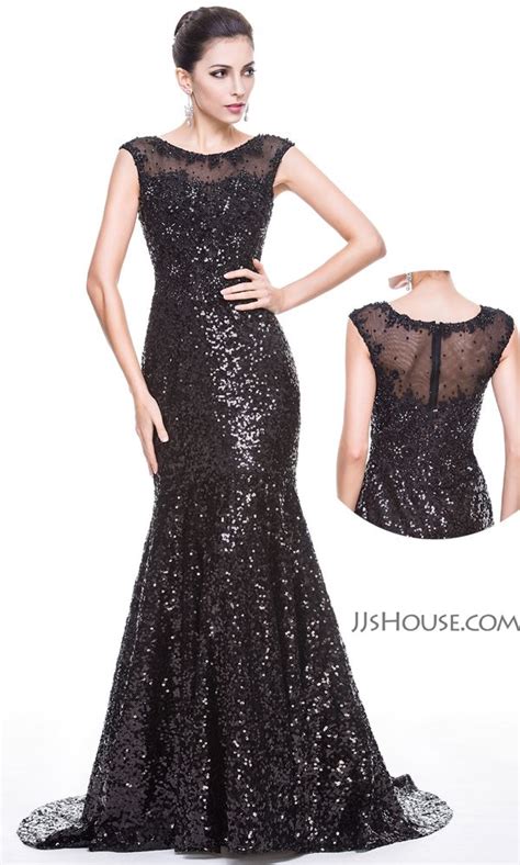 This Eye Catching And Glamorous Dress Has A Classical Appeal With Its