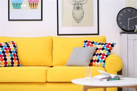 35 Sofa Throw Pillow Examples Sofa Décor Guide Yellow Sofa Living