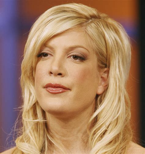 Plastic Surgery For Tori Spelling See The Actress Dramatic