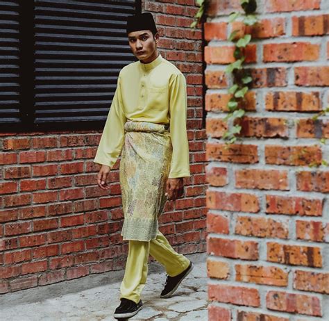 Kajian ini mengkhususkan kepada pemakaian baju kurung dalam masyarakat melayu di semenanjung malaysia. Cara pilih kain samping Hari Raya ini untuk tampak segak ...