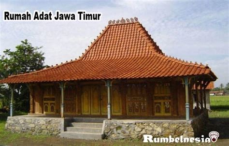 Rumah adat baduy ini sendiri terkenal dengan kesederhanaan, dan dibangun berdasarkan naluri manusia yang ingin mendapatkan perlindungan dan kenyamanan. Rumah Adat Jawa Timur - Rumbelnesia.com